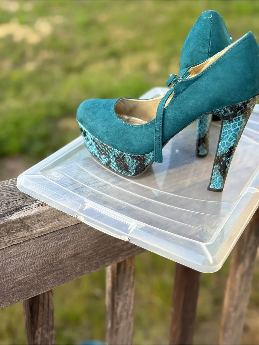 G by Guess Teal Platform Mary Jane Pumps with Snakeskin Trim